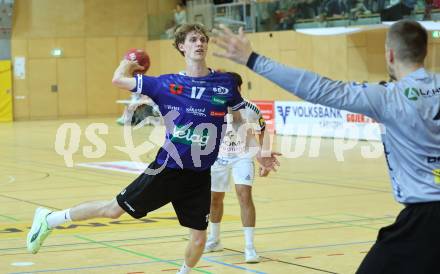 Handball Bundesliga. HLA. SC Ferlach gegen Voeslau.  Markus Kelih  (SCF),   (Voeslau).  Ferlach, am 8.11.2025.
Foto: Kuess
www.qspictures.net
---
pressefotos, pressefotografie, kuess, qs, qspictures, sport, bild, bilder, bilddatenbank