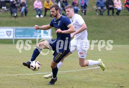 Fussball. Kaerntner Liga. Koettmannsdorf gegen Grafenstein.  Alex Ristic  (Koettmannsdorf),  Manuel Rabitsch  (Grafenstein).  Klagenfurt, am 8.11.2025.
Foto: Kuess
www.qspictures.net
---
pressefotos, pressefotografie, kuess, qs, qspictures, sport, bild, bilder, bilddatenbank