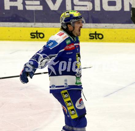 Eishockey ICE Bundesliga.  Winn2day ICE Hockey League. VSV gegen KAC.  Torjubel Adam Helewka (VSV). Villach am 14.11.2025.
Foto: Kuess
www.qspictures.net
---
pressefotos, pressefotografie, kuess, qs, qspictures, sport, bild, bilder, bilddatenbank