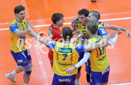 Volleyball Bundesliga. AVL. Austrian Volleyball League.   Aich/Dob gegen VBK Kelag Woerther-See-Loewen Klagenfurt. Jubel  (Aich/Dob). Bleiburg, am 15.11.2025.
Foto: Kuess
www.qspictures.net
---
pressefotos, pressefotografie, kuess, qs, qspictures, sport, bild, bilder, bilddatenbank