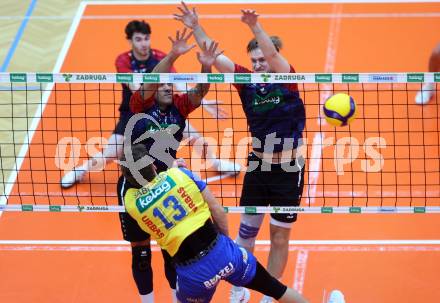 Volleyball Bundesliga. AVL. Austrian Volleyball League.   Aich/Dob gegen VBK Kelag Woerther-See-Loewen Klagenfurt.  Sebastian Sablatnig (Aich/Dob),  Leonardo Plaza Gandini, David Marius Petschnig (VBK Klagenfurt). Bleiburg, am 15.11.2025.
Foto: Kuess
www.qspictures.net
---
pressefotos, pressefotografie, kuess, qs, qspictures, sport, bild, bilder, bilddatenbank