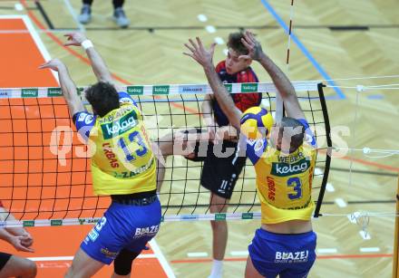 Volleyball Bundesliga. AVL. Austrian Volleyball League.   Aich/Dob gegen VBK Kelag Woerther-See-Loewen Klagenfurt. Sebastian Sablatnig, Luan. Weber (Aich/Dob), Erik Benedikt Kolev  (VBK Klagenfurt). Bleiburg, am 15.11.2025.
Foto: Kuess
www.qspictures.net
---
pressefotos, pressefotografie, kuess, qs, qspictures, sport, bild, bilder, bilddatenbank