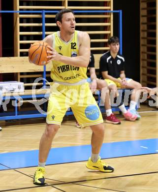 Basketball 2. Liga 2025/2026. Grunddurchgang 7. Runde.  Woerthersee Piraten gegen Traiskirchen Lions NexGen.  Jan-Arne Apschner (Piraten). Klagenfurt, am 15.11.2025.
Foto: Kuess
---
pressefotos, pressefotografie, kuess, qs, qspictures, sport, bild, bilder, bilddatenbank
