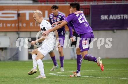Fussball 2. Liga. SK Austria Klagenfurt gegen Amstetten. Aidan Liu   (Klagenfurt),  David Peham (Amstetten).  Klagenfurt, 22.11..2025.
Foto: Kuess
www.qspictures.net
---
pressefotos, pressefotografie, kuess, qs, qspictures, sport, bild, bilder, bilddatenbank