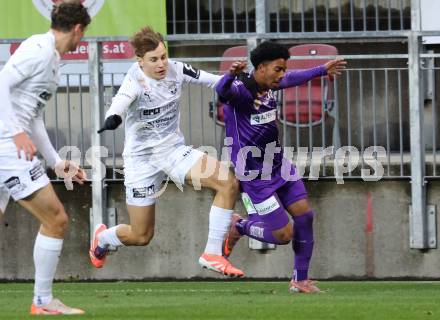 Fussball 2. Liga. SK Austria Klagenfurt gegen Amstetten.  Christopher Woelbl  (Klagenfurt),  Valentino Massimiani (Amstetten).  Klagenfurt, 22.11..2025.
Foto: Kuess
www.qspictures.net
---
pressefotos, pressefotografie, kuess, qs, qspictures, sport, bild, bilder, bilddatenbank