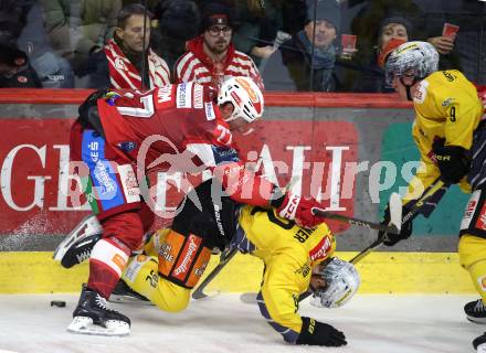 Eishockey ICE Bundesliga.  Winn2day ICE Hockey League. KAC gegen Vienna Capitals.  Mathias From  (KAC),  Lorenz Lindner, Leon Wallner (Vienna Capitals). Klagenfurt am 21.11.2025.
Foto: Kuess
www.qspictures.net
---
pressefotos, pressefotografie, kuess, qs, qspictures, sport, bild, bilder, bilddatenbank