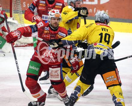 Eishockey ICE Bundesliga.  Winn2day ICE Hockey League. KAC gegen Vienna Capitals.  Daniel Obersteiner  (KAC), Linden Vey   (Vienna Capitals). Klagenfurt am 21.11.2025.
Foto: Kuess
www.qspictures.net
---
pressefotos, pressefotografie, kuess, qs, qspictures, sport, bild, bilder, bilddatenbank