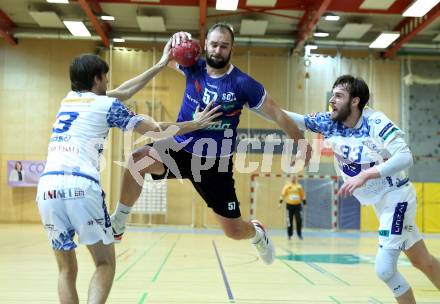 Handball Bundesliga. HLA. SC Ferlach gegen Linz. Patrik Leban (SCF), Andrei Klimavets  (Linz).  Ferlach, am 22.11.2025.
Foto: Kuess
www.qspictures.net
---
pressefotos, pressefotografie, kuess, qs, qspictures, sport, bild, bilder, bilddatenbank