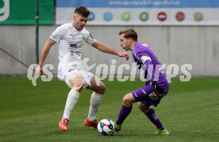 Fussball 2. Liga. SK Austria Klagenfurt gegen Amstetten.  Marc Andre Schmerboeck  (Klagenfurt),  Niklas Pertlwieser  (Amstetten).  Klagenfurt, 22.11..2025.
Foto: Kuess
www.qspictures.net
---
pressefotos, pressefotografie, kuess, qs, qspictures, sport, bild, bilder, bilddatenbank