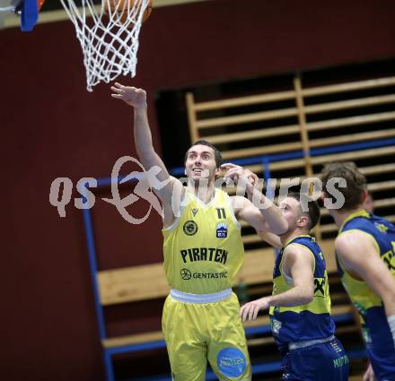 Basketball Austria CUP 2025/26 AF. Woerthersee Piraten gegen UBSC Graz.  Andreas Nuck (Piraten), Niklas Michel  (Graz). Klagenfurt, am 22.11.2025.
Foto: Kuess
---
pressefotos, pressefotografie, kuess, qs, qspictures, sport, bild, bilder, bilddatenbank