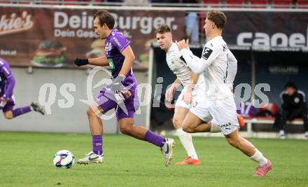 Fussball 2. Liga. SK Austria Klagenfurt gegen Amstetten.  Leo Vielgut  (Klagenfurt), Yanis Eisschill  (Amstetten).  Klagenfurt, 22.11..2025.
Foto: Kuess
www.qspictures.net
---
pressefotos, pressefotografie, kuess, qs, qspictures, sport, bild, bilder, bilddatenbank