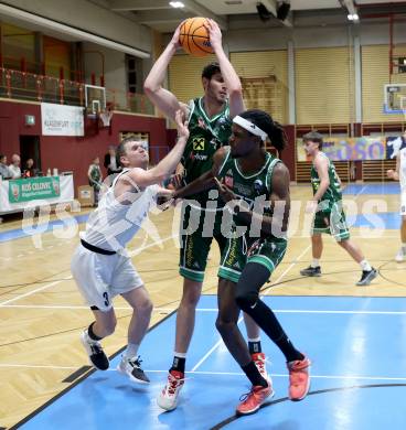 Basketball 2. Liga 2025/2026. Grunddurchgang 8. Runde.  KOS gegen Dornbirn Lions. Jernej Andolsek Heine   (KOS), Noah Hupmann,  Aristote Bissokot (Dornbirn). Klagenfurt, am 29.11.2025.
Foto: Kuess
---
pressefotos, pressefotografie, kuess, qs, qspictures, sport, bild, bilder, bilddatenbank