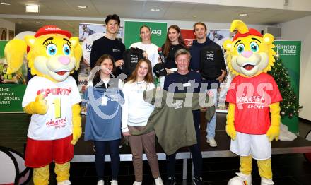 Kaernten Sport. Sportlermeeting. Hinten von links: Heimo Fugger (Radsport), Hannah Ladinig (Leichtathletik), Johanna Martini (Radsport), Luca Rauchenwald (Wasserschi). Vorne von links: Katharina Karpf (Reiten), Julia Sciancalepore (Para-Dressurreiten), ,  Arno Arthofer.  Klagenfurt, am 1.12.2025.
Foto: Kuess
www.qspictures.net
---
pressefotos, pressefotografie, kuess, qs, qspictures, sport, bild, bilder, bilddatenbank