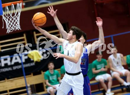 Basketball 2. Liga 2025/2026. Grunddurchgang 9. Runde.  KOS gegen Kufstein Towers.  Simon Siencnik (KOS),   Klagenfurt, am 8.12.2025.
Foto: Kuess
---
pressefotos, pressefotografie, kuess, qs, qspictures, sport, bild, bilder, bilddatenbank