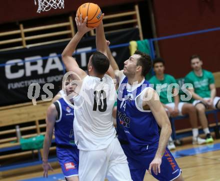 Basketball 2. Liga 2025/2026. Grunddurchgang 9. Runde.  KOS gegen Kufstein Towers.  Veljko Dena (KOS),  Pol Canovas  (Kufstein). Klagenfurt, am 8.12.2025.
Foto: Kuess
---
pressefotos, pressefotografie, kuess, qs, qspictures, sport, bild, bilder, bilddatenbank