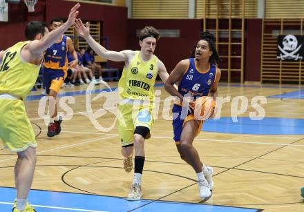 Basketball 2. Liga 2025/2026. Grunddurchgang 8. Runde. W&Atilde;&para;rthersee Piraten  gegen BBU Salzburg. Lukas Simoner  (Piraten), Samuel Gatterbauer  (Salzburg). Klagenfurt, am 13.12.2025.
Foto: Kuess
---
pressefotos, pressefotografie, kuess, qs, qspictures, sport, bild, bilder, bilddatenbank