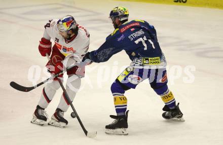 Eishockey ICE Bundesliga.  Winn2day ICE Hockey League. VSV gegen EC Red Bull Salzburg.  Steven Strong  (VSV), Benjamin Nissner   (RBS). Villach am 12.12.2025.
Foto: Kuess
www.qspictures.net
---
pressefotos, pressefotografie, kuess, qs, qspictures, sport, bild, bilder, bilddatenbank