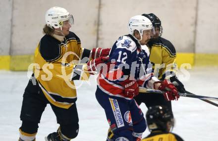 Eishockey AHC Division III Mitte.  EC Arnoldstein gegen HC Koettern I. Erik Macor  (Arnoldstein), Martin Leitner   (Koettern). Velden,  am 19.12.2025.
Foto: Kuess
www.qspictures.net
---
pressefotos, pressefotografie, kuess, qs, qspictures, sport, bild, bilder, bilddatenbank