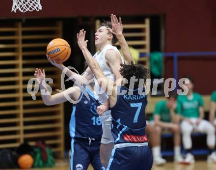 Basketball 2. Liga 2025/2026. Grunddurchgang 11. Runde.  KOS Celovec gegen Vienna Timberwolves.  Samuel Seher (KOS),  Armin Karian (Vienna). Klagenfurt, am 20.12.2025.
Foto: Kuess
---
pressefotos, pressefotografie, kuess, qs, qspictures, sport, bild, bilder, bilddatenbank