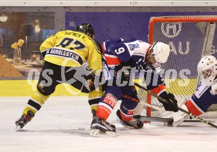 Eishockey AHC Division III Mitte.  EC Arnoldstein gegen HC Koettern I. Raphael Hafner  (Arnoldstein), Johannes Reichel  (Koettern). Velden,  am 19.12.2025.
Foto: Kuess
www.qspictures.net
---
pressefotos, pressefotografie, kuess, qs, qspictures, sport, bild, bilder, bilddatenbank