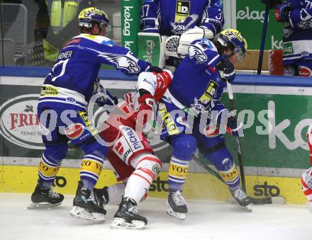 Eishockey ICE Bundesliga.  Winn2day ICE Hockey League. VSV gegen HCB Suedtirol Alperia  Philipp Lindner, Kevin Hancock (VSV),  Brett Pollock  (Bozen). Villach, am 28.12.2025.
Foto: Kuess
www.qspictures.net
---
pressefotos, pressefotografie, kuess, qs, qspictures, sport, bild, bilder, bilddatenbank