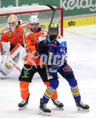 Eishockey ICE Bundesliga.  Winn2day ICE Hockey League. VSV gegen Graz99ers  Paul Sintschnig (VSV),  Lukas Kainz  (Graz). Villach, am 30.12.2025.
Foto: Kuess
www.qspictures.net
---
pressefotos, pressefotografie, kuess, qs, qspictures, sport, bild, bilder, bilddatenbank