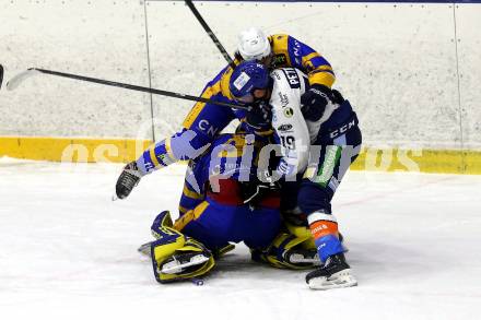 Eishockey AHC Division I. Althofen gegen Steindorf.  LAMEREINER Leon, HORN, Fabian  (Althofen), PETRIK, Benjamin (Steindorf). Althofen, am 3.1.2026.
Foto: Kuess
www.qspictures.net
---
pressefotos, pressefotografie, kuess, qs, qspictures, sport, bild, bilder, bilddatenbank