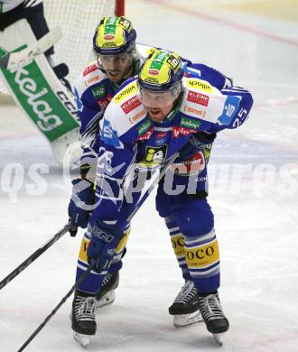 Eishockey ICE Bundesliga.  Winn2day ICE Hockey League. VSV gegen Graz99ers  Brett Ritchie , Thomas Vallant (VSV). Villach, am 30.12.2025.
Foto: Kuess
www.qspictures.net
---
pressefotos, pressefotografie, kuess, qs, qspictures, sport, bild, bilder, bilddatenbank