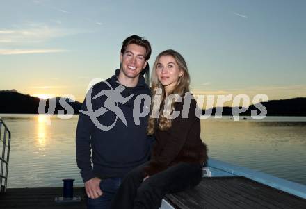 Eishockey ICE Bundesliga.  Winn2day ICE Hockey League. Nick Petersen (KAC), Freundin Mira. Klagenfurt, am 4.11.2025.
Foto: Kuess
www.qspictures.net
---
pressefotos, pressefotografie, kuess, qs, qspictures, sport, bild, bilder, bilddatenbank