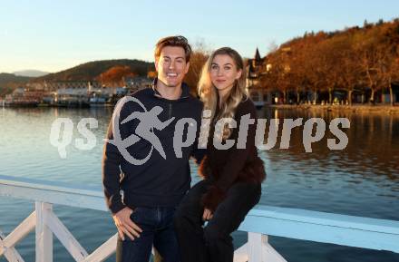 Eishockey ICE Bundesliga.  Winn2day ICE Hockey League. Nick Petersen (KAC), Freundin Mira. Klagenfurt, am 4.11.2025.
Foto: Kuess
www.qspictures.net
---
pressefotos, pressefotografie, kuess, qs, qspictures, sport, bild, bilder, bilddatenbank