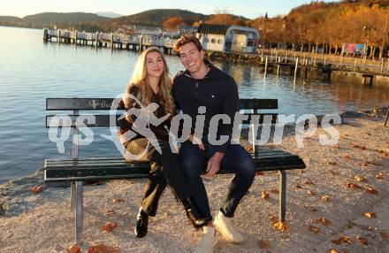 Eishockey ICE Bundesliga.  Winn2day ICE Hockey League. Nick Petersen (KAC), Freundin Mira. Klagenfurt, am 4.11.2025.
Foto: Kuess
www.qspictures.net
---
pressefotos, pressefotografie, kuess, qs, qspictures, sport, bild, bilder, bilddatenbank