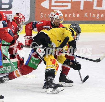Eishockey ICE Bundesliga.  Winn2day ICE Hockey League. KAC gegen HC Falkenstein Pustertal.   Joshua Teves (KAC),  Mikael Frycklund  (Pustertal). Klagenfurt, am 5.1.2026
Foto: Kuess
www.qspictures.net
---
pressefotos, pressefotografie, kuess, qs, qspictures, sport, bild, bilder, bilddatenbank