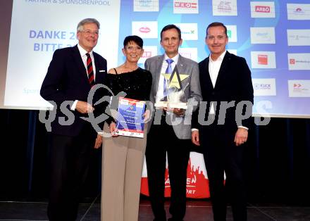 Nacht des Sports 2025 Ehrungen des Kaerntner Sportjahres 2025.  Sportlergala. LH Peter Kaiser, Monika und Gerhard Tschofenig  . Velden, am 22.12.2025. 
Foto: Kuess
www.qspictures.net
---
pressefotos, pressefotografie, kuess, qs, qspictures, sport, bild, bilder, bilddatenbank