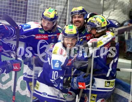 Eishockey ICE Bundesliga.  Winn2day ICE Hockey League. VSV gegen KAC.  Torjubel Adam Helewka, Philipp Lindner (VSV). Villach, am 9.1.2026.
Foto: Kuess
www.qspictures.net
---
pressefotos, pressefotografie, kuess, qs, qspictures, sport, bild, bilder, bilddatenbank