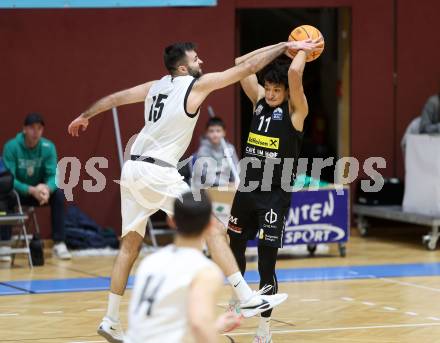 Basketball 2. Liga 2025/2026. Grunddurchgang 13. Runde.  KOS Celovec gegen BK Mattersburg Rocks.  Marin Sliskovic (KOS),  Yann Grandperret (Mattersburg). Klagenfurt, am 10.1.2026
Foto: Kuess
---
pressefotos, pressefotografie, kuess, qs, qspictures, sport, bild, bilder, bilddatenbank