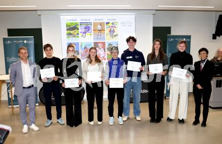 Spitze in Schule und Sport. Hanno Douschan, Felix Dabringer (Eishockey), Franziska Pichler (Leichtathletik), Olivia Gigacher (Rudern), Paul Leitgeb (Motocross), Cooper Boyd (Beachvolleyball), Laura Maruzin (Volleyball), Anna Scheitz (Volleyball), Doris Hattenberger.  Klagenfurt, am 16.12.2025.
Foto: Kuess
---
pressefotos, pressefotografie, kuess, qs, qspictures, sport, bild, bilder, bilddatenbank