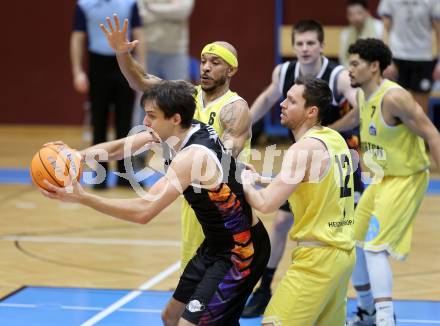 Basketball 2. Liga 2025/2026. Grunddurchgang 15. Runde.  Woerthersee Piraten gegen Vienna United. Shawn L. Ray , Jan-Arne Apschner  (Piraten),  Mathias Mailath-Pokorny (Vienna). Klagenfurt, am 24.1.2026
Foto: Kuess
---
pressefotos, pressefotografie, kuess, qs, qspictures, sport, bild, bilder, bilddatenbank