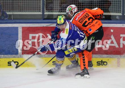 Eishockey ICE Bundesliga.  Winn2day ICE Hockey League. VSV gegen Graz99ers  Arturs Kulda (VSV),  Paul Huber  (Graz). Villach, am 30.12.2025.
Foto: Kuess
www.qspictures.net
---
pressefotos, pressefotografie, kuess, qs, qspictures, sport, bild, bilder, bilddatenbank