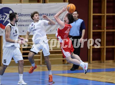Basketball 2. Liga 2025/2026. Grunddurchgang 16. Runde.  KOS Celovec gegen Upper Austrian Ballers.  David Popp  (KOS),  Simon Burgholzer (Austrian Ballers). Klagenfurt, am 31.1.2026
Foto: Kuess
---
pressefotos, pressefotografie, kuess, qs, qspictures, sport, bild, bilder, bilddatenbank