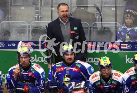 Eishockey ICE Bundesliga.  Winn2day ICE Hockey League. VSV gegen Olimpija Ljubljana.  Trainer Pierre Allard  (VSV). Klagenfurt, am 1.2..2026
Foto: Kuess
www.qspictures.net
---
pressefotos, pressefotografie, kuess, qs, qspictures, sport, bild, bilder, bilddatenbank