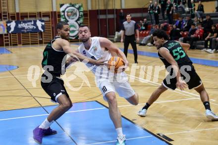 Basketball 2. Liga 2025/2026. Grunddurchgang 17. Runde.  KOS Celovec gegen Union Deutsch Wagram Alligators.   Veljko Dena (KOS),  Philip Konate (UDW Alligators). Klagenfurt, am 7.2.2026
Foto: Kuess
---
pressefotos, pressefotografie, kuess, qs, qspictures, sport, bild, bilder, bilddatenbank