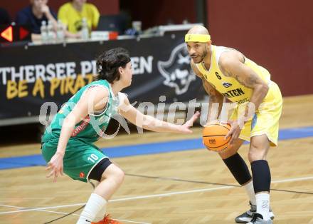 Basketball 2. Liga 2025/2026. Grunddurchgang 18. Runde.  Woerthersee Piraten gegen Future Team Steiermark.  Shawn L. Ray   (Piraten), Moritz Mogg  (Steiermark). Klagenfurt, am 14.2.2026
Foto: Kuess
---
pressefotos, pressefotografie, kuess, qs, qspictures, sport, bild, bilder, bilddatenbank