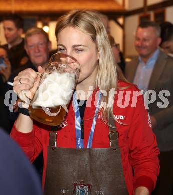 Snowboard. Empfang Silbermedaillengewinnerin bei Olympia Sabine Payer.  Sabine Payer, . Simonhoehe,  am 15.2.2026.
Foto: Kuess
www.qspictures.net
---
pressefotos, pressefotografie, kuess, qs, qspictures, sport, bild, bilder, bilddatenbank