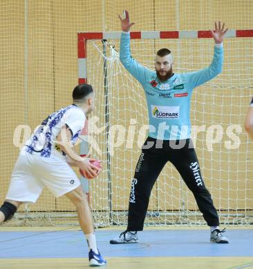 Handball Bundesliga. HLA. SC Ferlach gegen Hard.  Micha Martin Konecny (SCF),   (Hard).  Ferlach, am 14.2.2026.
Foto: Kuess
www.qspictures.net
---
pressefotos, pressefotografie, kuess, qs, qspictures, sport, bild, bilder, bilddatenbank