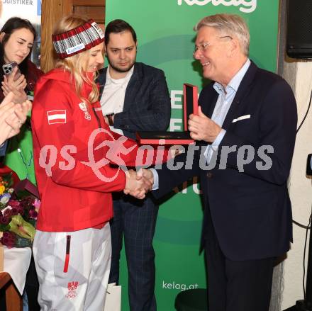 Snowboard. Empfang Silbermedaillengewinnerin bei Olympia Sabine Payer.  Sabine Payer, LH Peter Kaiser. Simonhoehe,  am 15.2.2026.
Foto: Kuess
www.qspictures.net
---
pressefotos, pressefotografie, kuess, qs, qspictures, sport, bild, bilder, bilddatenbank