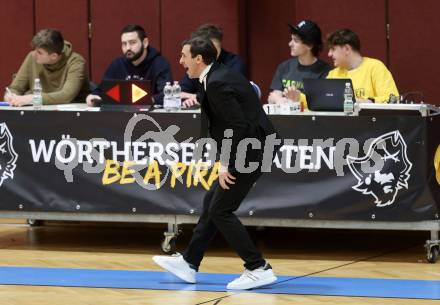 Basketball 2. Liga 2025/2026. Grunddurchgang 19. Runde.  Woerthersee Piraten gegen Dornbirn Lions.  Trainer Kostas Papavasileiou (Dornbirn). Klagenfurt, am 21.2.2026
Foto: Kuess
---
pressefotos, pressefotografie, kuess, qs, qspictures, sport, bild, bilder, bilddatenbank