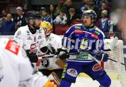 Eishockey ICE Bundesliga.  Winn2day ICE Hockey League. VSV gegen Pioneers Vorarlberg.  Adam Helewka   (VSV), Ivan Korecky    (Vorarlberg). Villach, am 22.2.2026.
Foto: Kuess
www.qspictures.net
---
pressefotos, pressefotografie, kuess, qs, qspictures, sport, bild, bilder, bilddatenbank