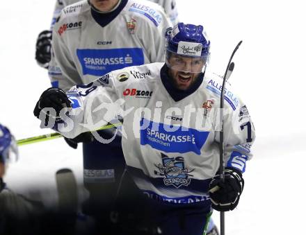 Eishockey AHC Division I. Althofen gegen Steindorf.  Torjubel Benjamin Petrik   (Steindorf). Althofen, am 3.1.2026.
Foto: Kuess
www.qspictures.net
---
pressefotos, pressefotografie, kuess, qs, qspictures, sport, bild, bilder, bilddatenbank
