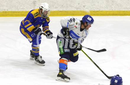 Eishockey AHC Division I. Althofen gegen Steindorf.  Sandro Seifried (Althofen),  Ruslan Gelfanov  (Steindorf). Althofen, am 3.1.2026.
Foto: Kuess
www.qspictures.net
---
pressefotos, pressefotografie, kuess, qs, qspictures, sport, bild, bilder, bilddatenbank