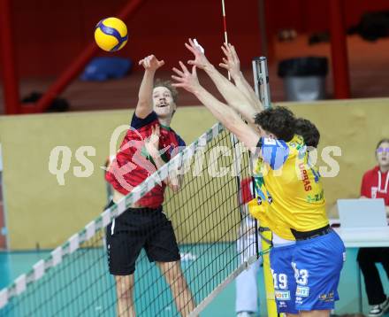 Volleyball.  Austrian Volley League Men.  VBK Kelag Woerther-See-Loewen Klagenfurt gegen SK Zadruga Aich/Dob.  Elias Holzinger  (Woerthersee-Loewen),  Sebastian Sablatnig (Aich/Dob). Klagenfurt, am 7.3.2026.
Foto: Kuess
www.qspictures.net
---
pressefotos, pressefotografie, kuess, qs, qspictures, sport, bild, bilder, bilddatenbank